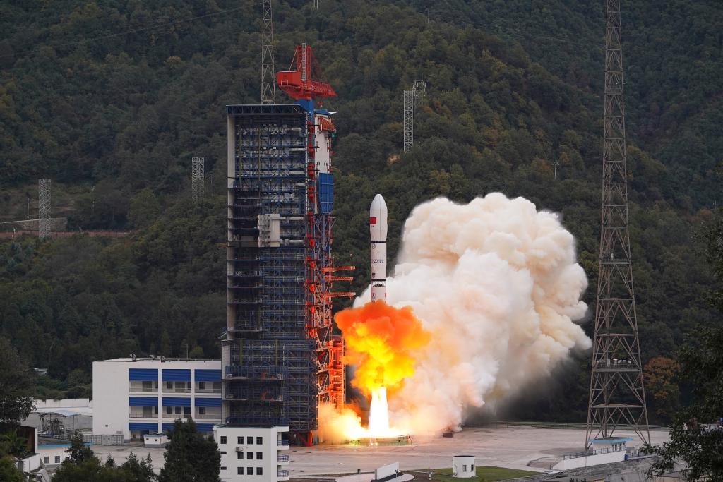 九州国际平台：长二丁火箭携手远征三号上面级发射成功